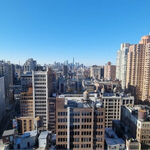 Meet your Posher, Jezyle